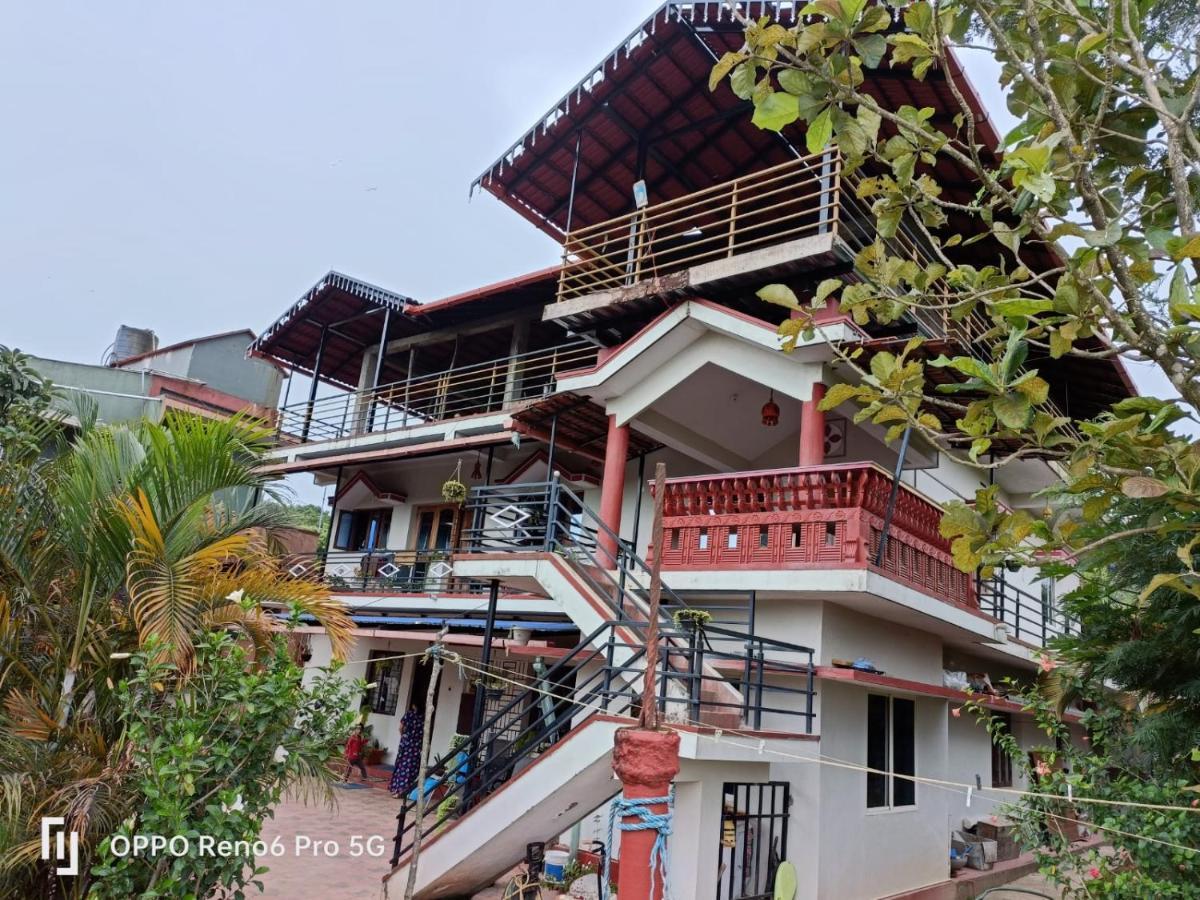 Coorg Girinivas Homestay 102 Madikeri Ngoại thất bức ảnh